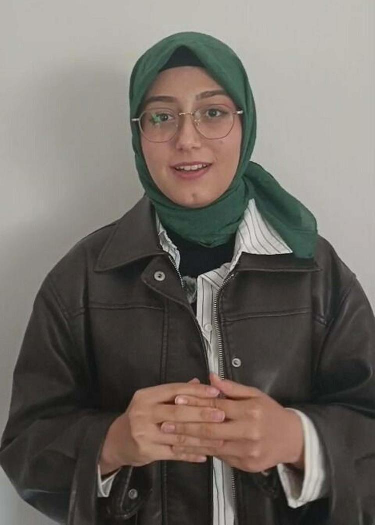 HALI MOTİFLERİNİN BÜYÜK HİKAYELER TAŞIDIĞINI ÖĞRENDİM