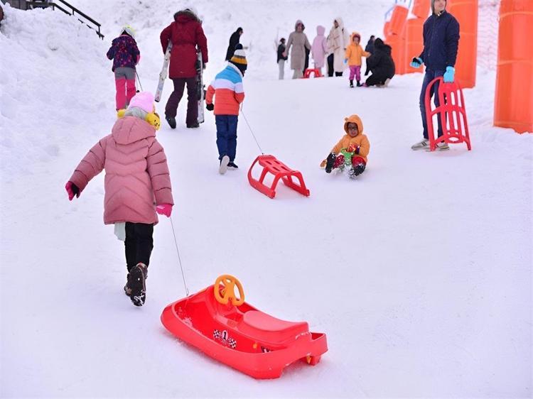 YILBAŞINDA TATİLCİ SAYISI YÜZDE 36,97 ORANINDA AZALDI