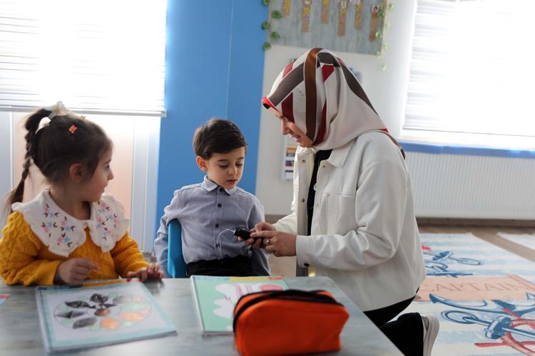 HER ŞEY OKULDA ÜRETİLİYOR