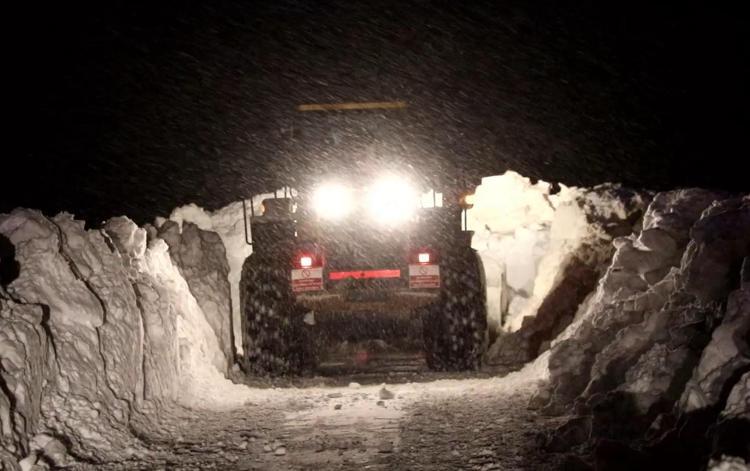 871 YERLEŞİM YERİNİN YOLU KAPALI