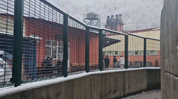 SADECE MADEN OCAĞI GÜVENLİĞİ SAĞLAYACAKLAR YERALTINA İNİYOR