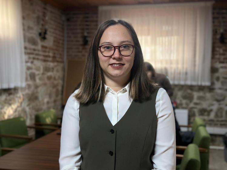 ARTIK BİRİLERİNE SORMAK ZORUNDA KALMIYORLAR