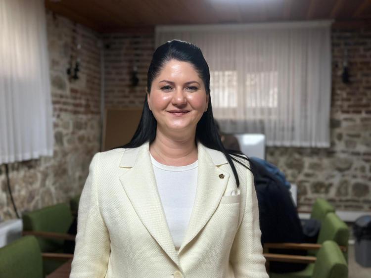 KONAĞIN KAPILARINI KADINLARIMIZ İÇİN AÇTIK