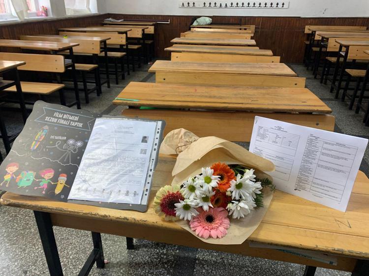 KARNELERİ BOŞ SIRALARINA BIRAKILDI