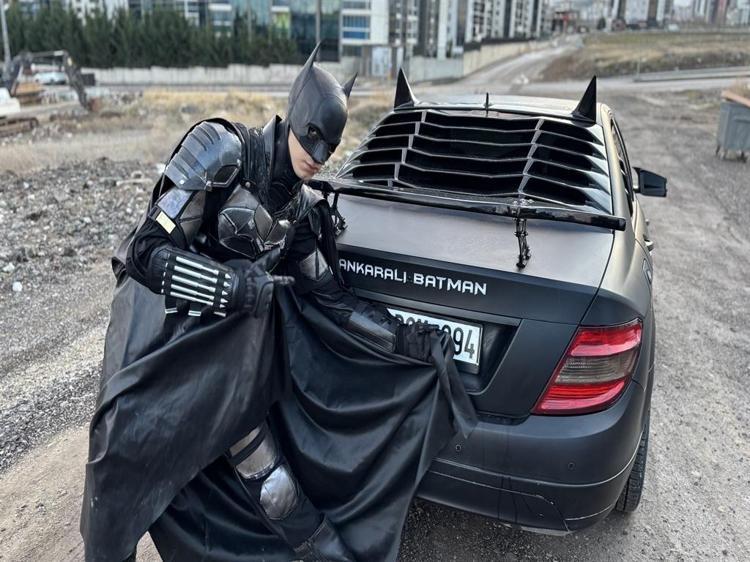 KOSTÜMÜN GETİRDİĞİ VİCDANİ BİR SORUMLULUK VAR