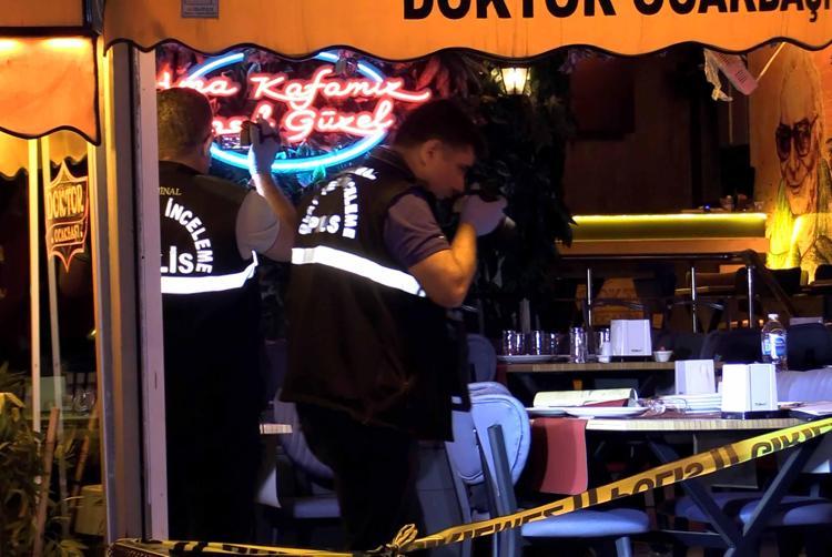 MEKAN ÇIKIŞI SİLAHLI YARALAMA ŞÜPHELİSİNİ SAKLAMIŞ