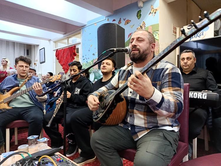 TÜRKÜLER, OYUN HAVALARI VE ÇİĞKÖFTE İKRAMI