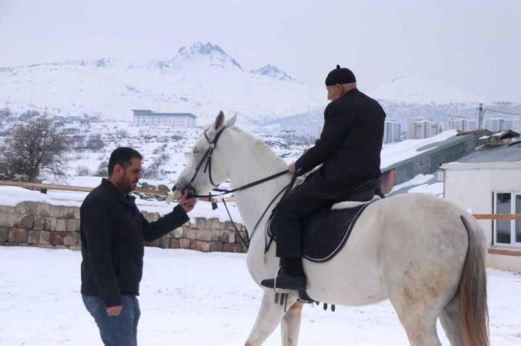 ‘ATLAR AYNI ARKADAŞIM GİBİ’