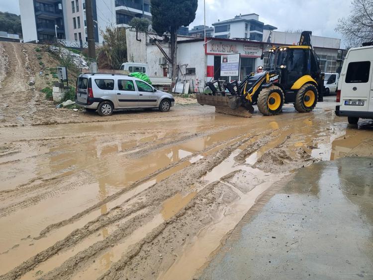 5 YILDIZLI OTELİN LOBİSİNİ SU BASTI