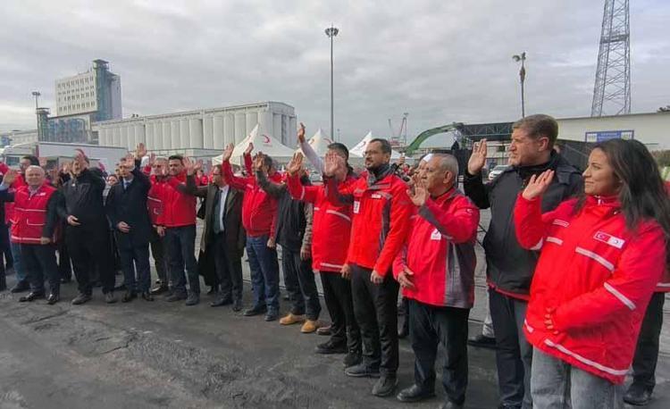 ‘1400 TON YARDIM TAŞIYOR’