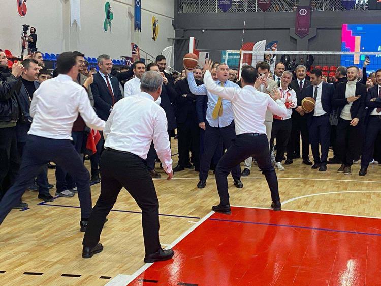 PROTOKOL VE ÇOCUKLAR MAÇ YAPTI