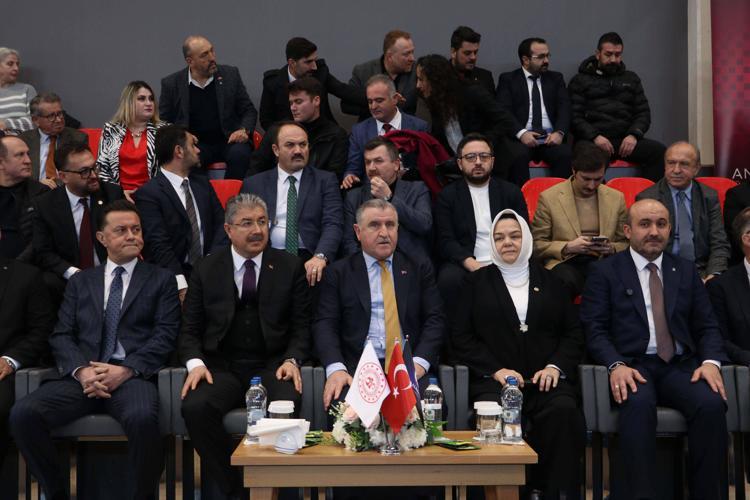 ‘12 MİLYON KİŞİYE YÜZME ÖĞRETTİK’