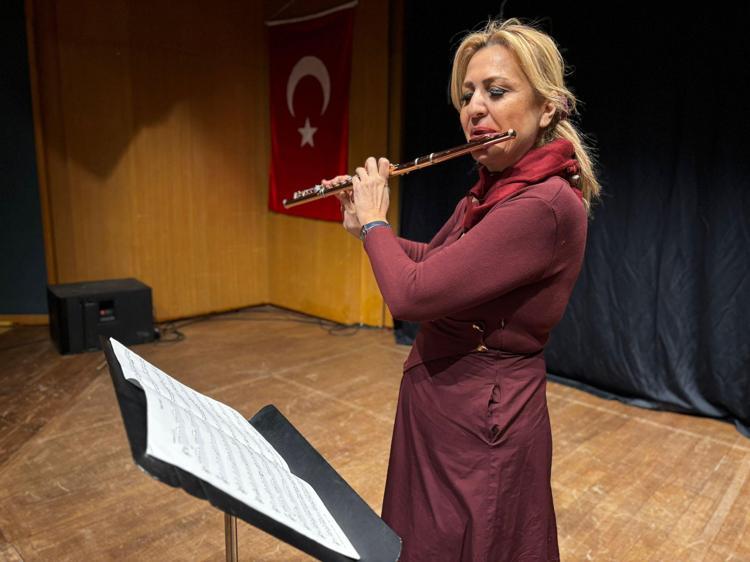 8 MART’TA DÜNYA PRÖMİYERİ