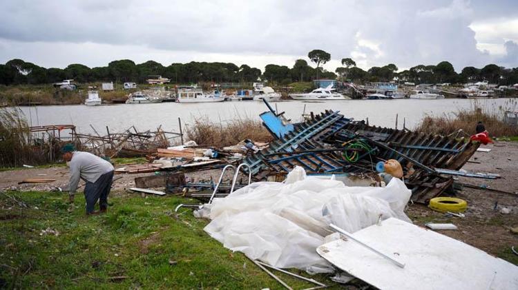 BARAKALAR YERLE BİR OLDU