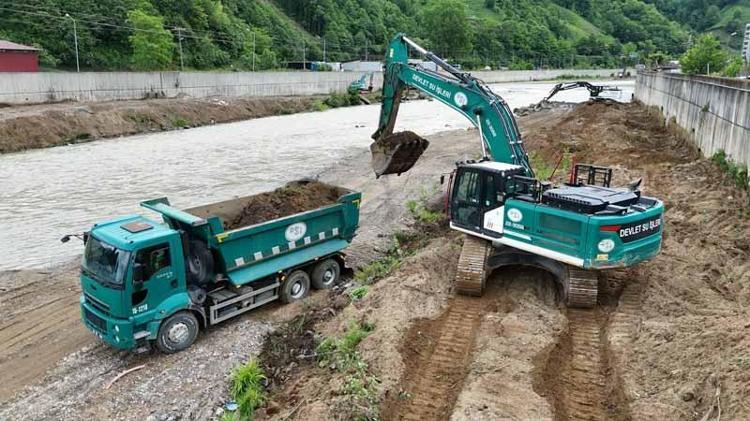 ZORLU COĞRAFYADA HUMMALI ÇALIŞMALAR YÜRÜTÜYORUZ