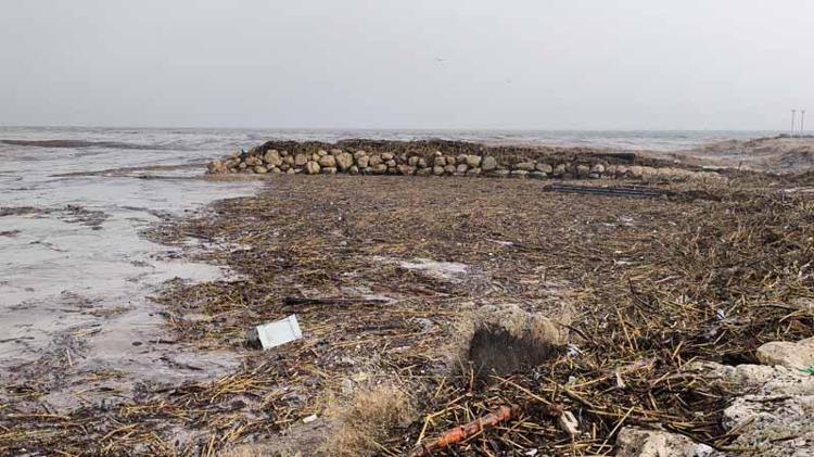 OTOMOBİL SÜRÜKLENDİ