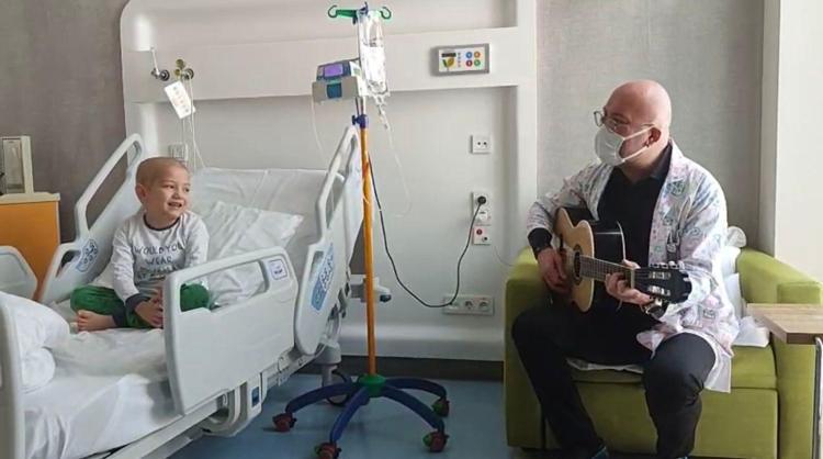 MİLLİ FUTBOLCULARDAN DESTEK