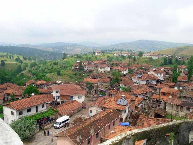 SOSYAL İLİŞKİLERİN AZALMASI, YALNIZLIK VE SOSYAL İZOLASYON RİSKİNİ ARTIRIYOR