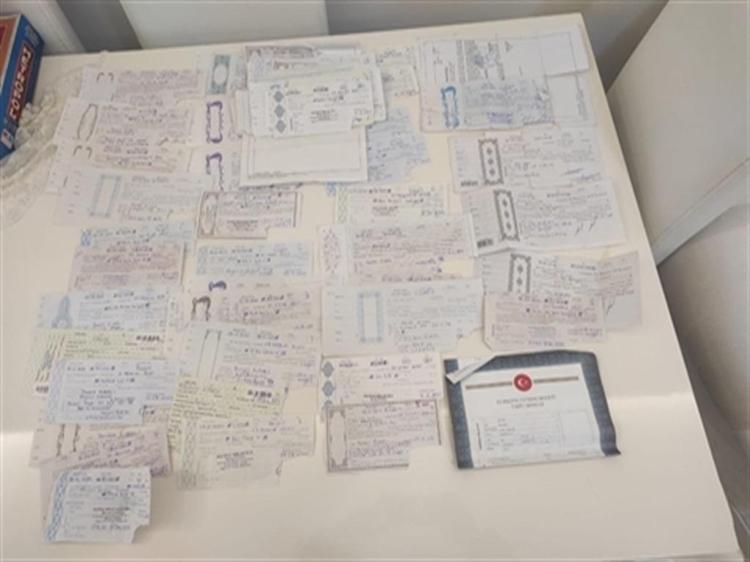 ‘SARAL AİLESİ İLE SIKINTI YAŞAMADIM’