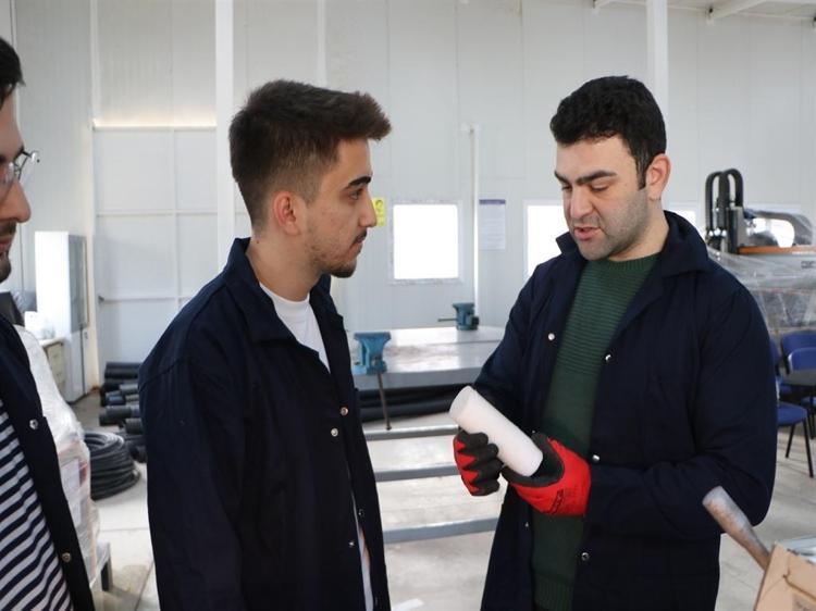 ÖĞRENCİLERİN YÜZDE 65’İ SEKTÖRDE İSTİHDAM EDİLİYOR