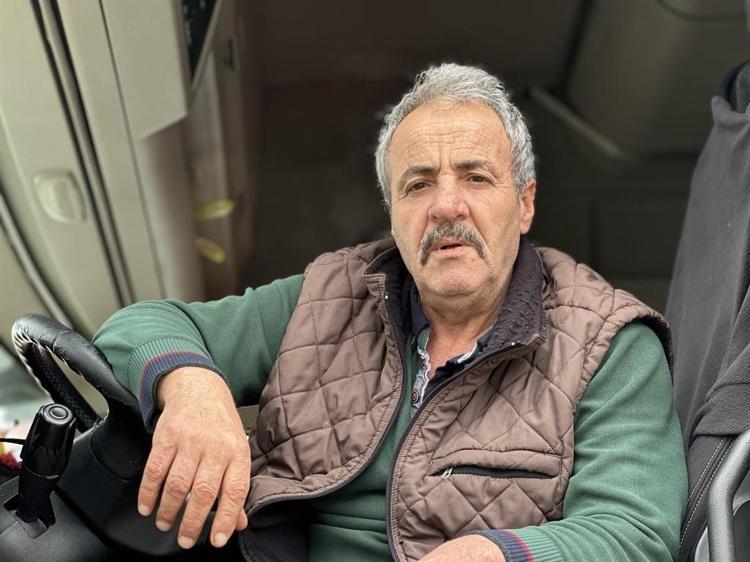 ‘AKŞAM 6’DAN BERİ SIRADAYIM’