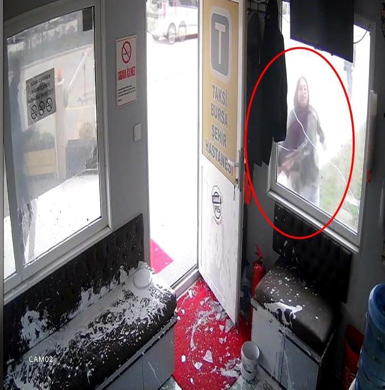 DİĞER CAMI DA DAMACANAYLA KIRMIŞ