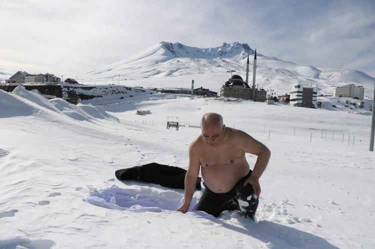 ‘SAĞLIK İÇİN BİLİNÇLİ SPOR ÇOK ÖNEMLİ’