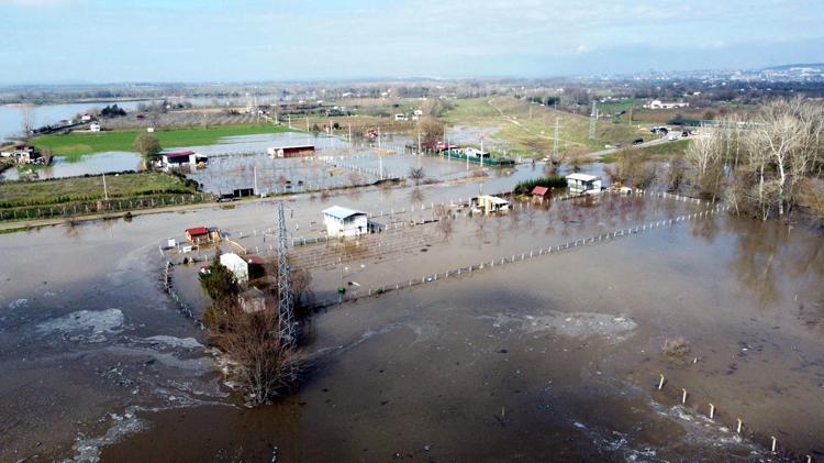 MERİÇ, YATAĞINDAN TAŞTI