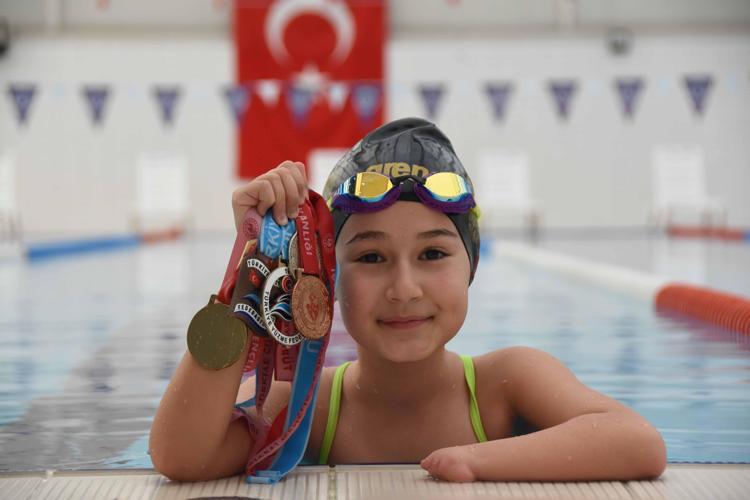 YÜZME BENİM İÇİN BİR DOST GİBİ