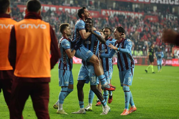 ONUACHU ZİRVEDE KAPTAN OLARAK SAHNE ALDI