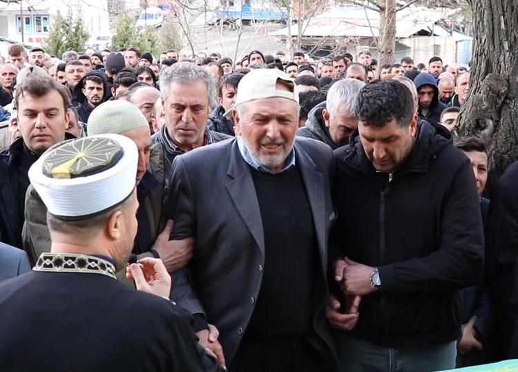 PEŞ PEŞE DÜĞÜN YAPMIŞLAR