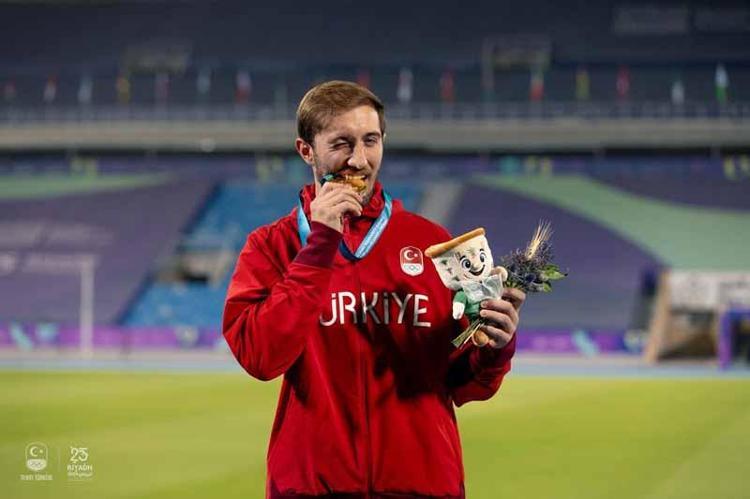 HEM ANNE HEM BABA OLDU