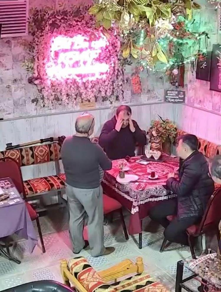 ‘BÜROKRAT VE SİYASETÇİLERE DE ŞAKA YAPTIM’