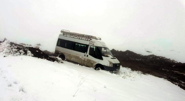 MİNİBÜS ŞARAMPOLE DÜŞTÜ