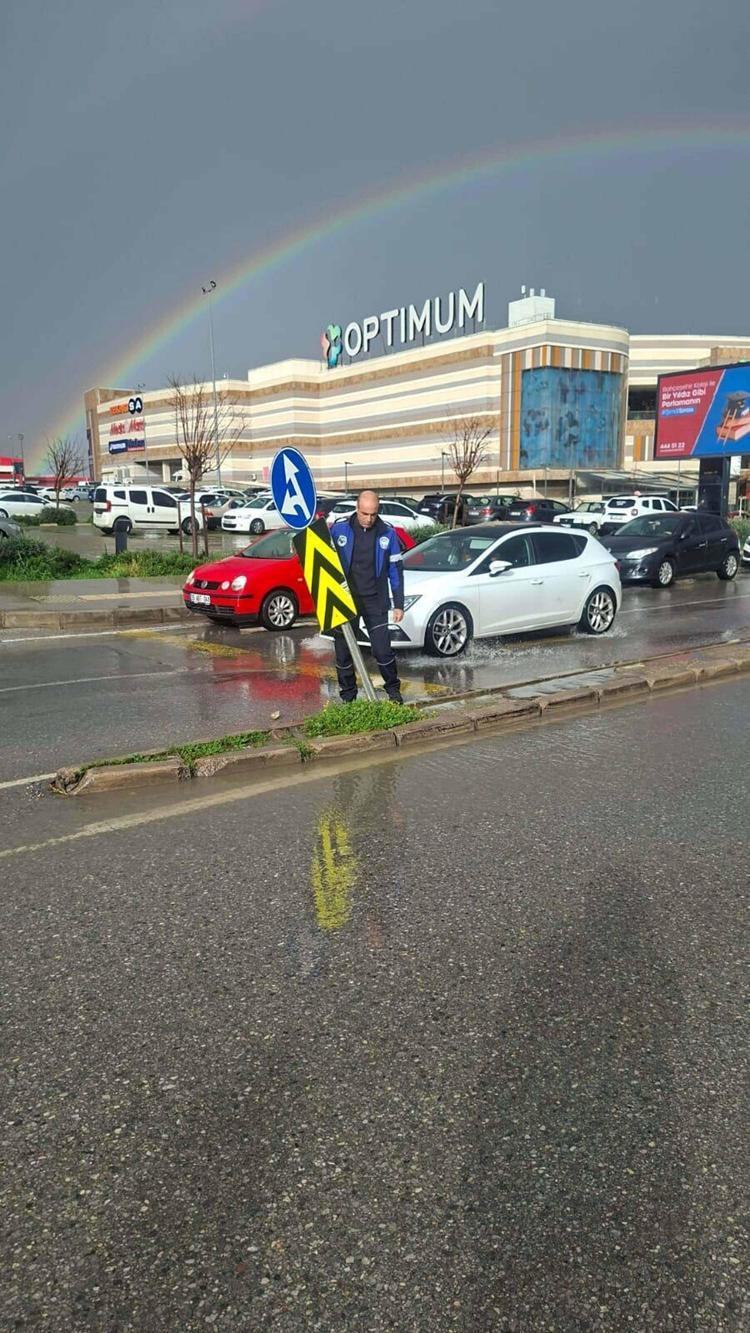 NARLIDEREDE METREKAREYE 51,4 KİLOGRAM YAĞIŞ DÜŞTÜ