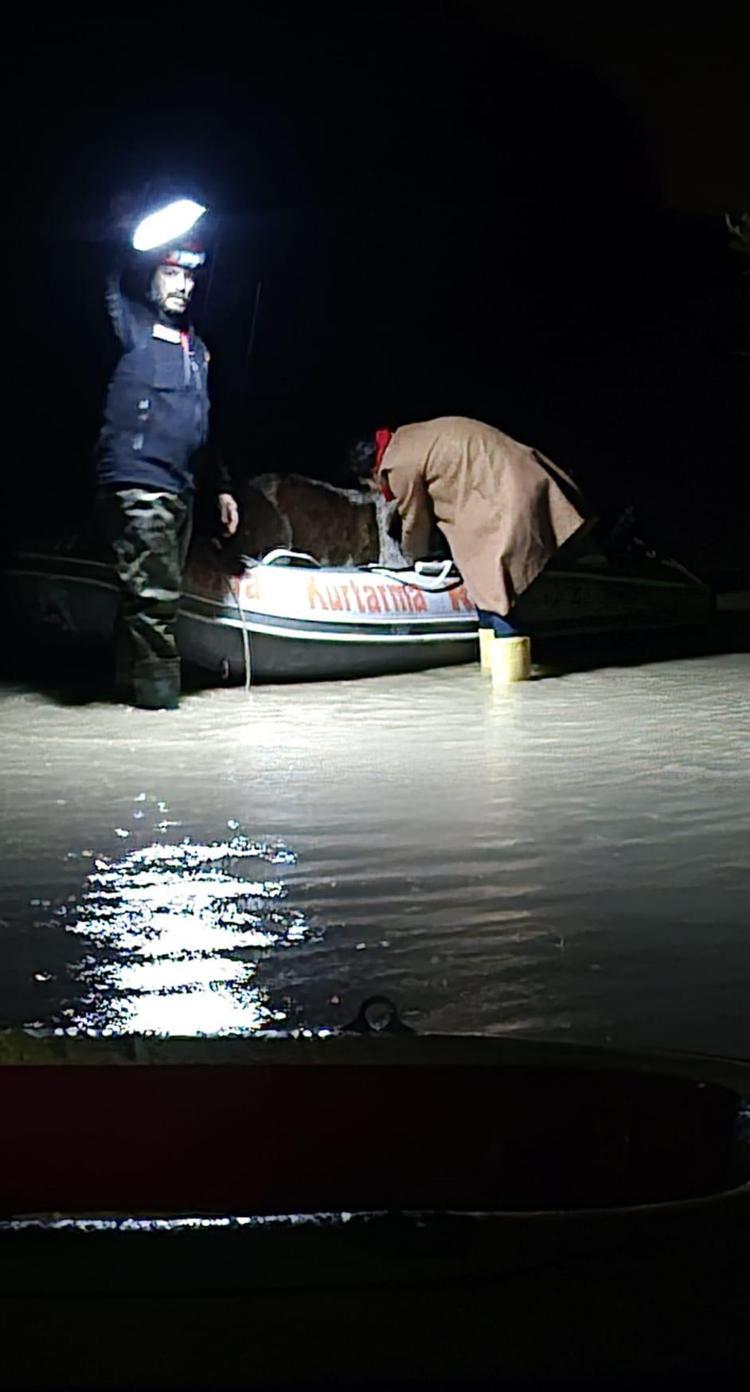 RİSKLİ ALANDAKİ VATANDAŞLARIN TAHLİYESİ SAĞLANDI