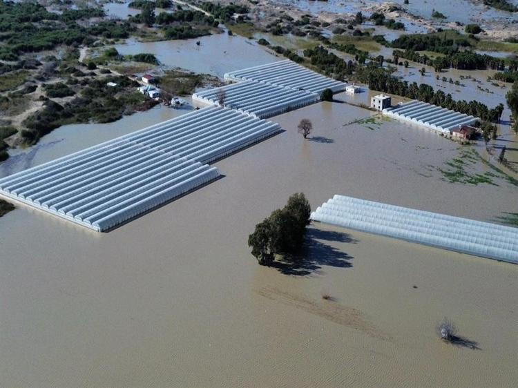 KAŞTA SERALARI SU BASTI