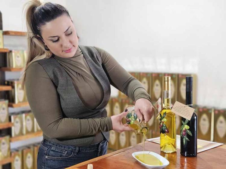 DÜNYANIN EN SAĞLIKLI ZEYTİNYAĞI