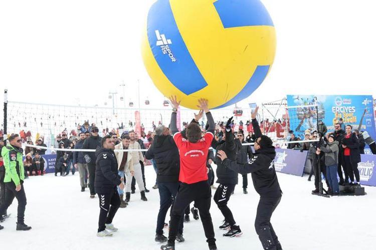 ERCİYES BEREKETİYLE SELAMLIYOR