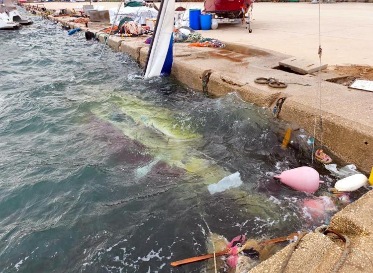 YELKENLİ TEKNE BATTI