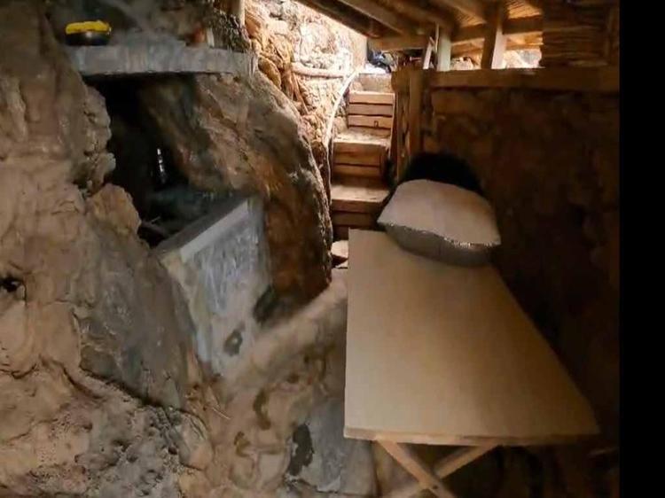 KAYALIKLARA ODACIKLI BARAKA