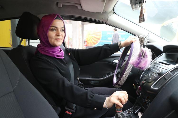 KADINLAR ELİNİN HAMURUYLA BÜTÜN İŞLERE GİRMELİ