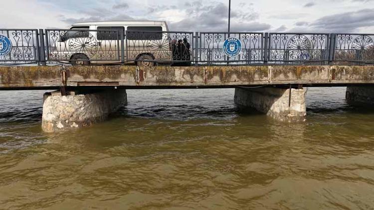 ‘3-4 METRE DERİNLİĞE SAHİP SIĞ BİR GÖL’