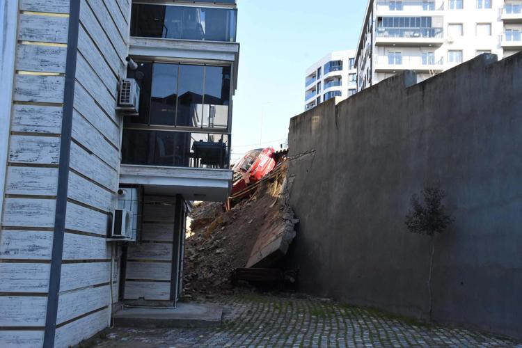 ÇATLAKLAR LOKAL OLARAK KAPATILMAYA ÇALIŞILMIŞ