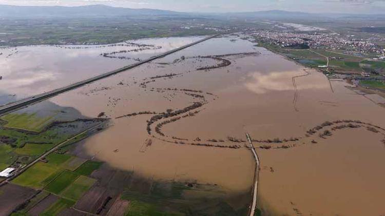 5 BİN DÖNÜM TARIM ARAZİSİ SU ALTINDA