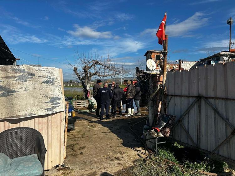 HAYVANLARA TAHLİYE EDİLDİ