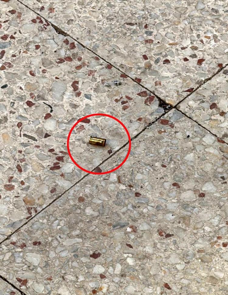 TAKSİYLE GELİP, YÜRÜYEREK KAÇTI