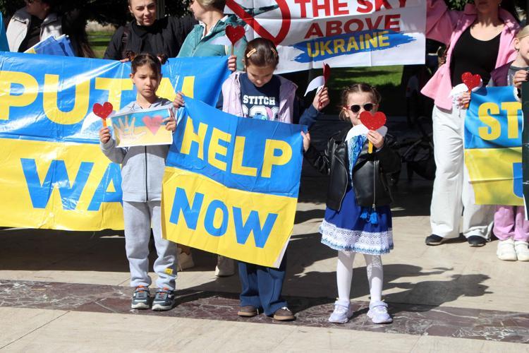 UKRAYNA HALKI AĞIR BEDELLER ÖDEDİ