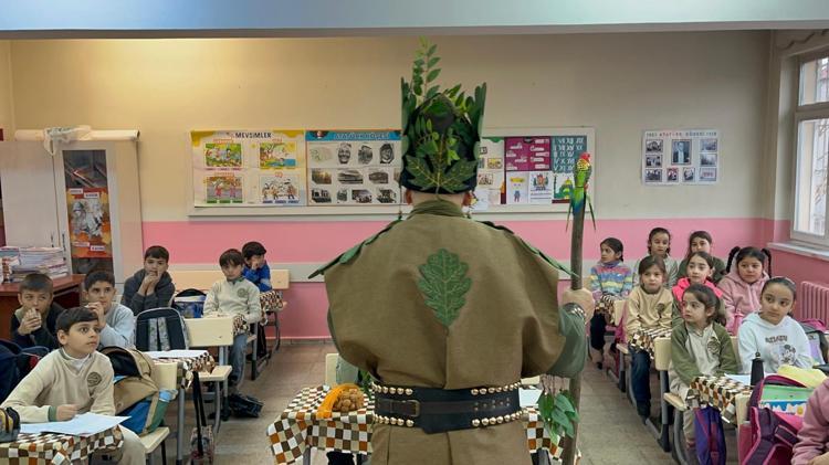 ÇOCUKLAR İÇİN NE YAPSAK AZ