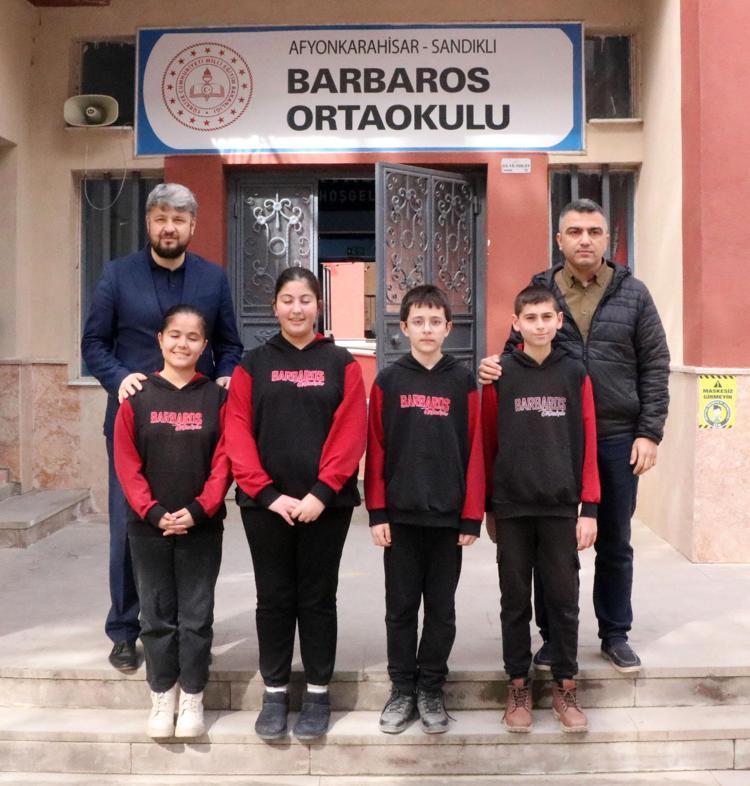 ÖĞRENCİLERİMLE GURUR DUYUYORUM